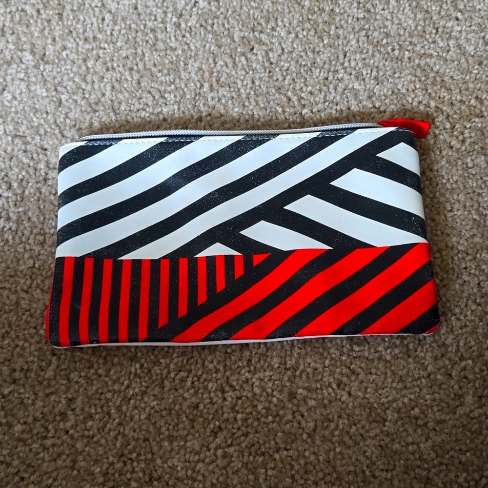 SEPHORA ZIPPERED GEOMETRIC RED BLACK WHITE MAKE-UP BAG CASE